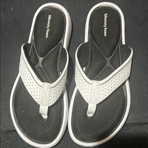 White and Black Sporty Sandals with Textured Straps